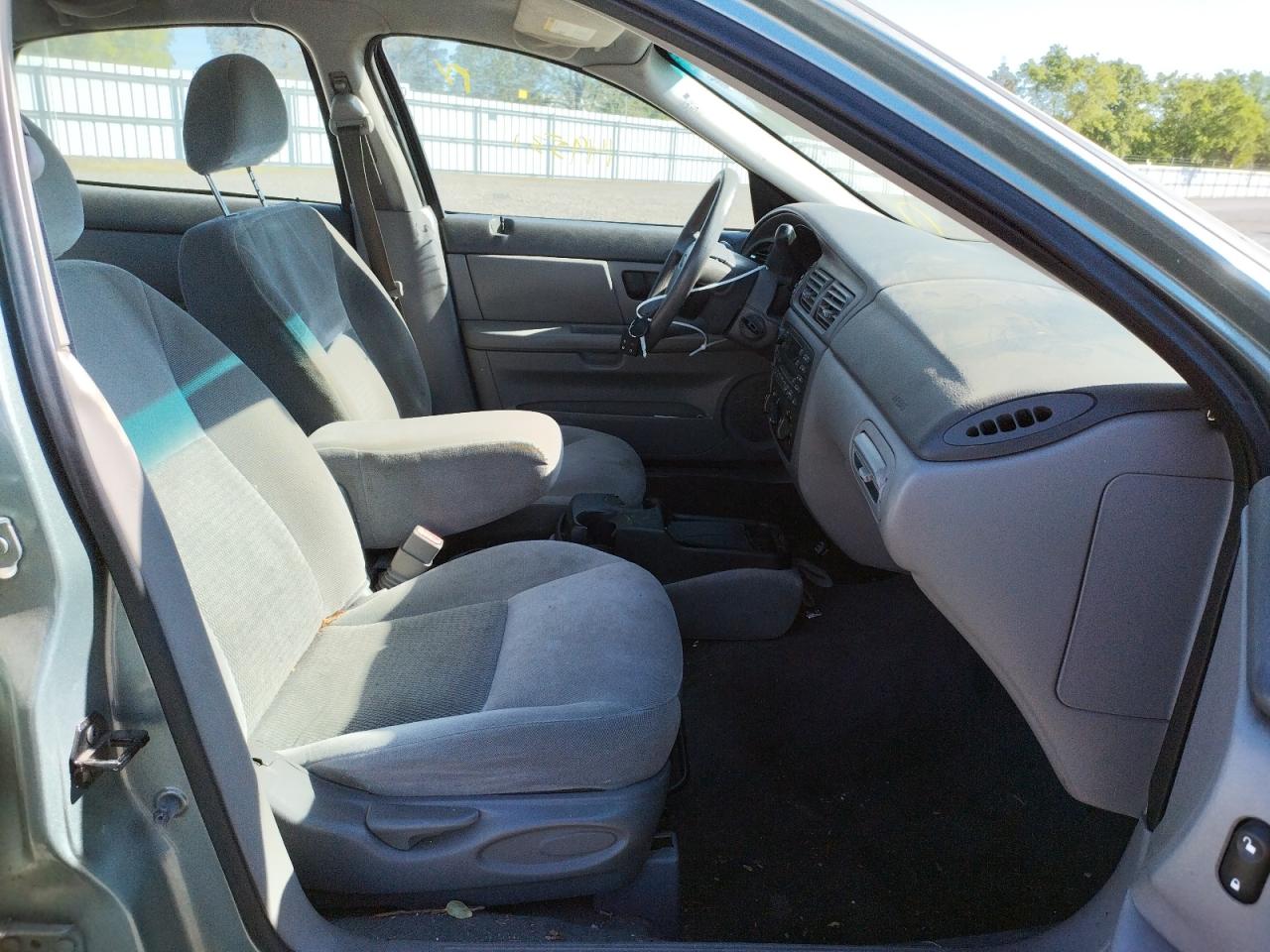 Photo 5 from auction – 2006 FORD TAURUS SE with VIN 1FAHP53U46A199265