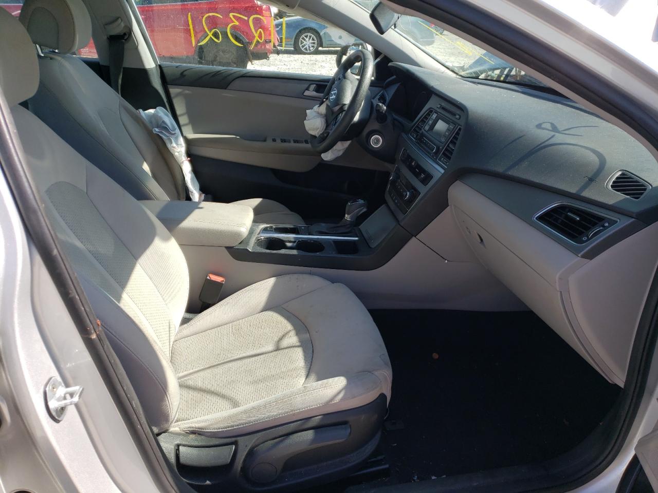 Photo 5 from auction – 2017 HYUNDAI SONATA SE with VIN 5NPE24AF8HH461682