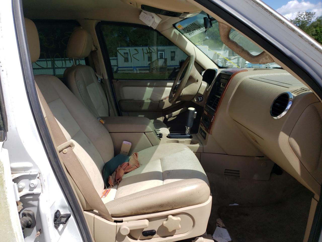 Photo 5 from auction – 2007 FORD EXPLORER E with VIN 1FMEU64EX7UB22768