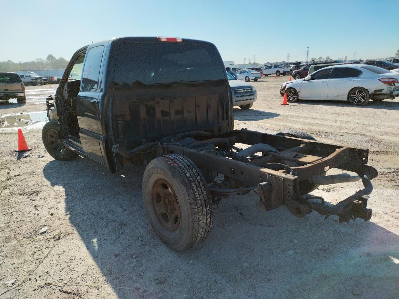 Zdjęcie 3 z aukcji – 2003 CHEVROLET SILVERADO z VIN 2GCEK19N931396605