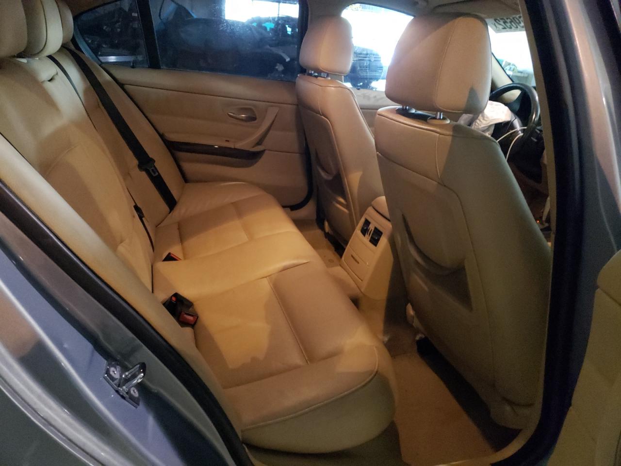 Photo 6 from auction – 2006 BMW 325 XI with VIN WBAVD135X6KV02449