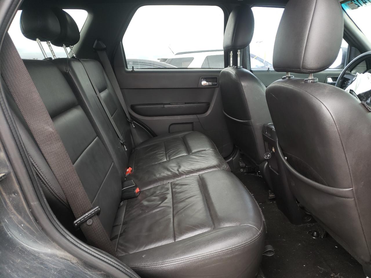Photo 6 from auction – 2008 FORD ESCAPE LIM with VIN 1FMCU94128KA02837