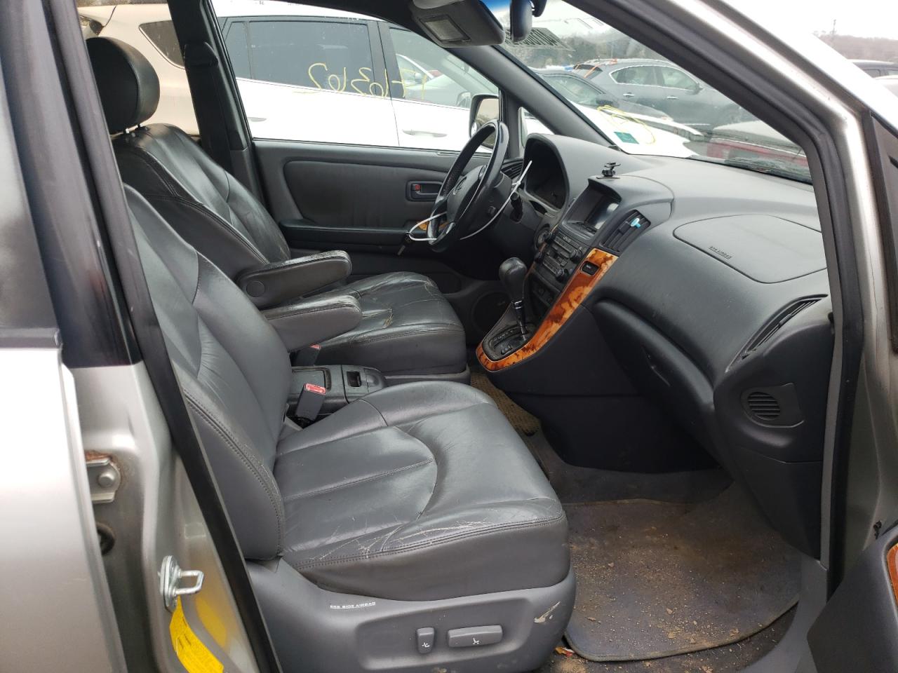 Photo 5 from auction – 2000 LEXUS RX 300 with VIN JT6HF10U4Y0113530