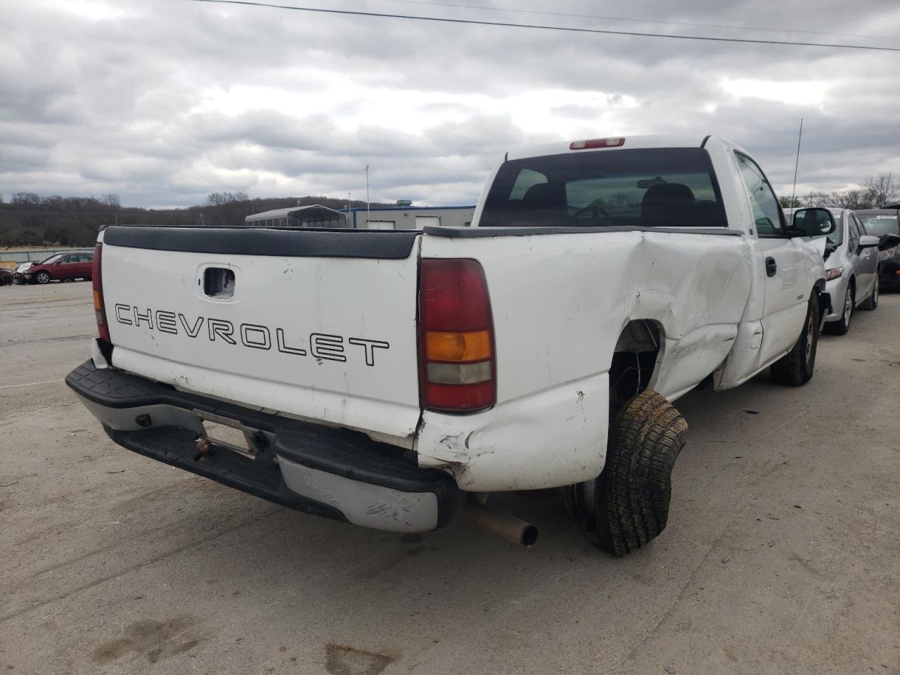 Photo 4 from auction – 2000 CHEVROLET SILVERADO with VIN 1GCEC14W2YE324809
