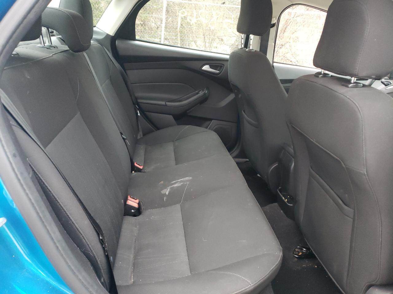 Photo 6 from auction – 2015 FORD FOCUS SE with VIN 1FADP3F28FL365059