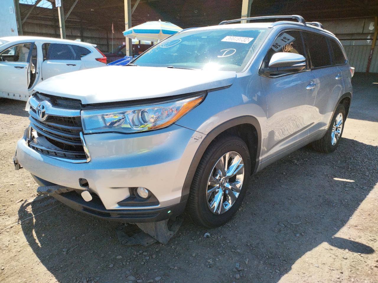 Photo 2 from auction – 2016 TOYOTA HIGHLANDER with VIN 5TDKKRFH7GS504153