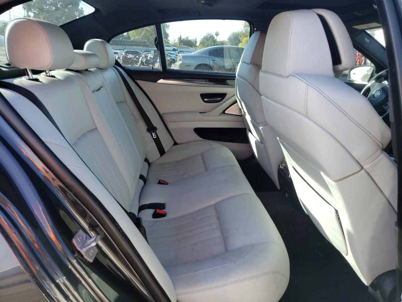 Photo 6 from auction – 2013 BMW M5 with VIN WBSFV9C59DD097021