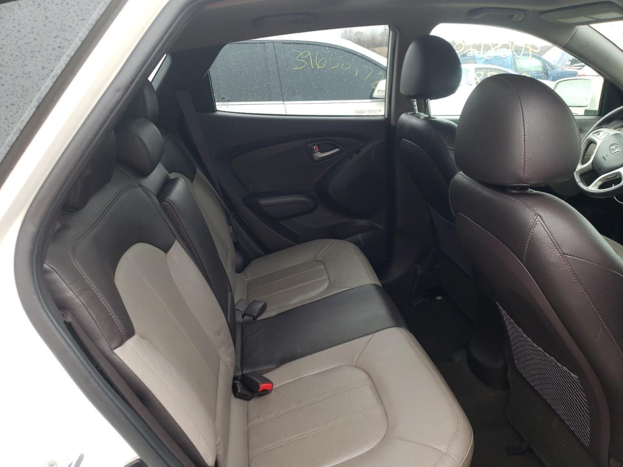 Photo 6 from auction – 2011 HYUNDAI TUCSON GLS with VIN KM8JUCAC8BU228015
