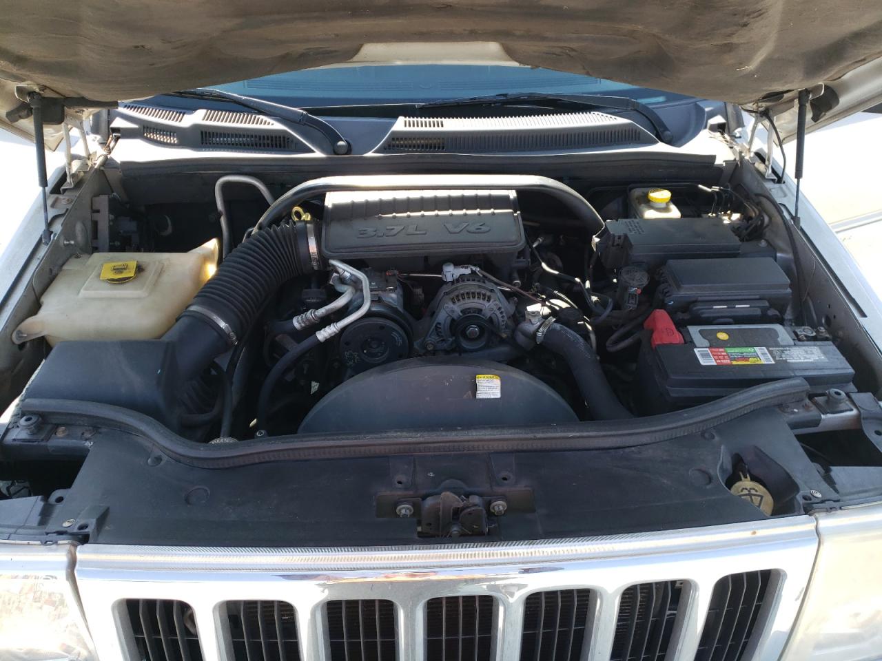 Photo 7 from auction – 2010 JEEP COMMANDER with VIN 1J4RH4GK4AC118285