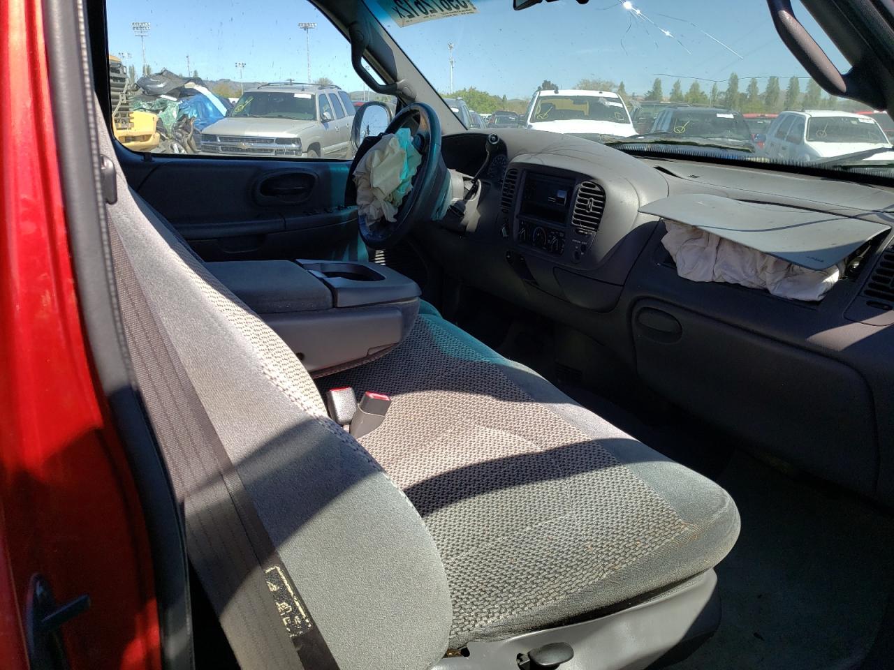 Photo 5 from auction – 2001 FORD F150 with VIN 1FTRX18L21KF40995