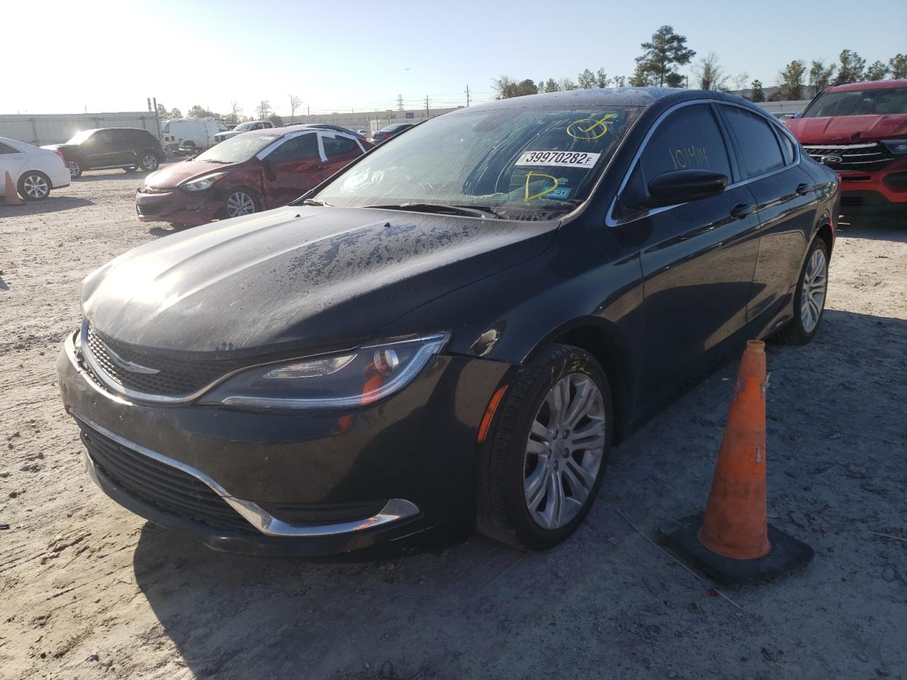 Photo 2 from auction – 2015 CHRYSLER 200 LIMITE with VIN 1C3CCCAB3FN672995