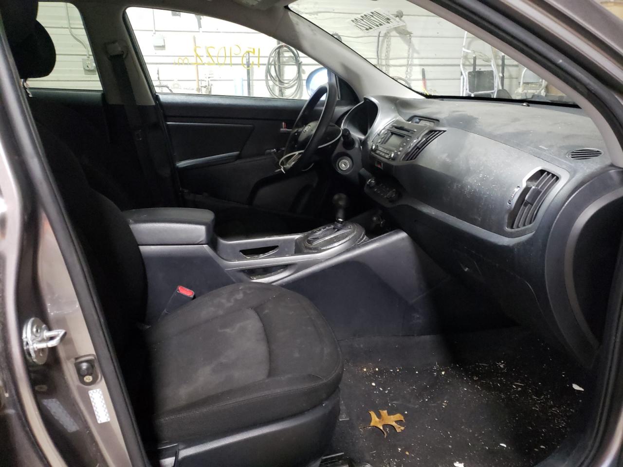 Photo 5 from auction – 2011 KIA SPORTAGE L with VIN KNDPBCA25B7073059