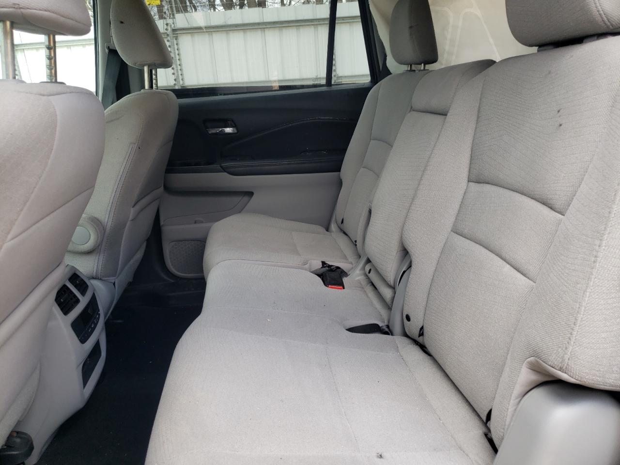 Foto 6 de la subasta – 2016 HONDA PILOT EX con VIN 5FNYF5H35GB014128