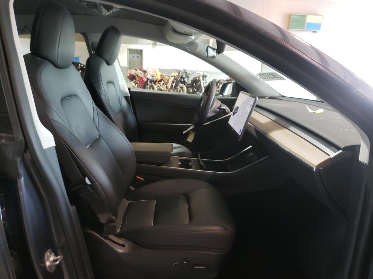 Photo 5 from auction – 2021 TESLA MODEL Y with VIN 5YJYGDEE5MF119941