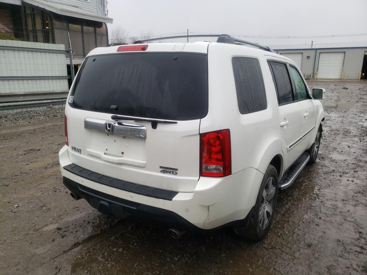 Foto 4 de la subasta – 2013 HONDA PILOT TOUR con VIN 5FNYF4H92DB074720