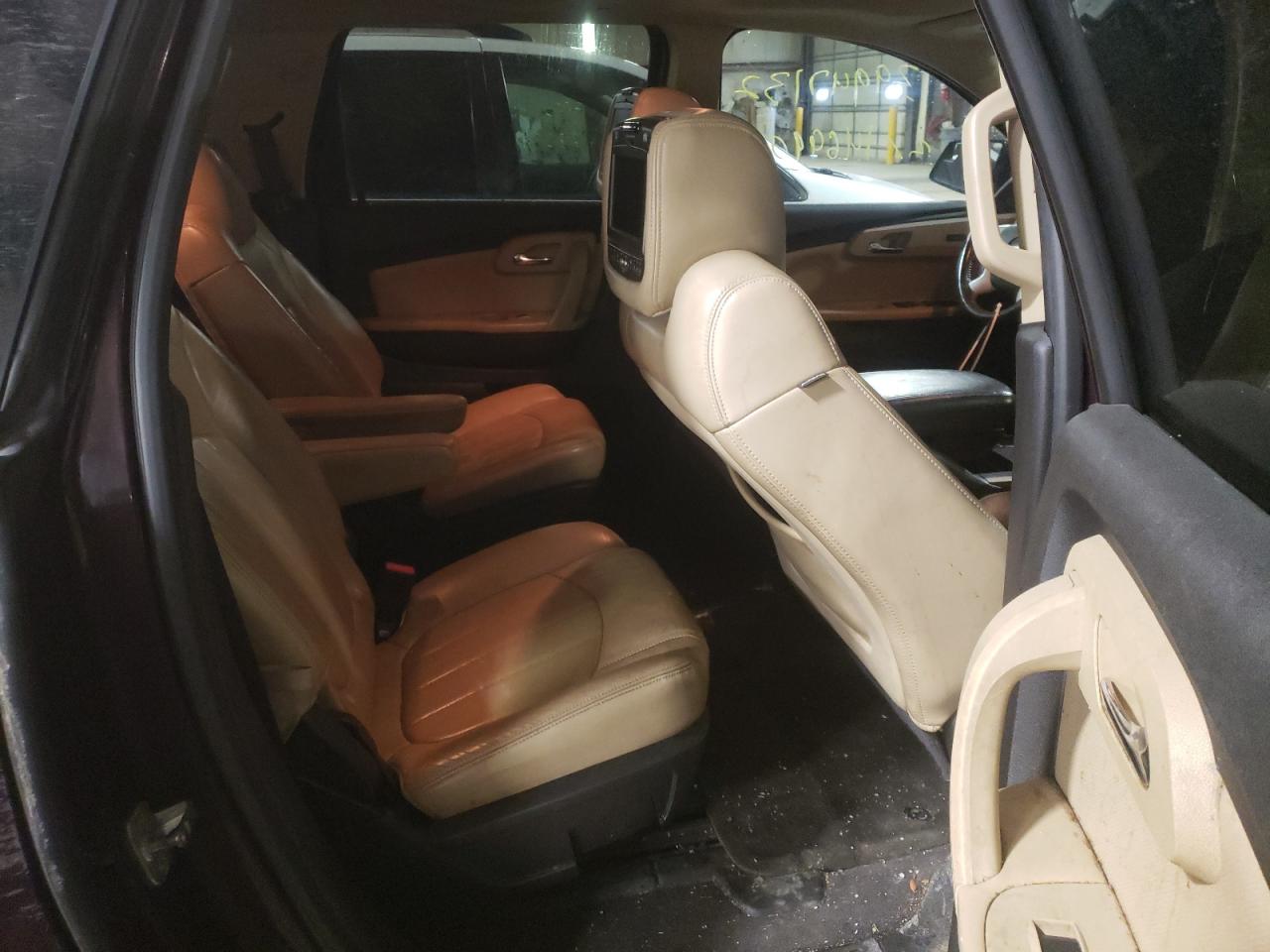 Photo 6 from auction – 2010 CHEVROLET TRAVERSE L with VIN 1GNLVHED7AS123476