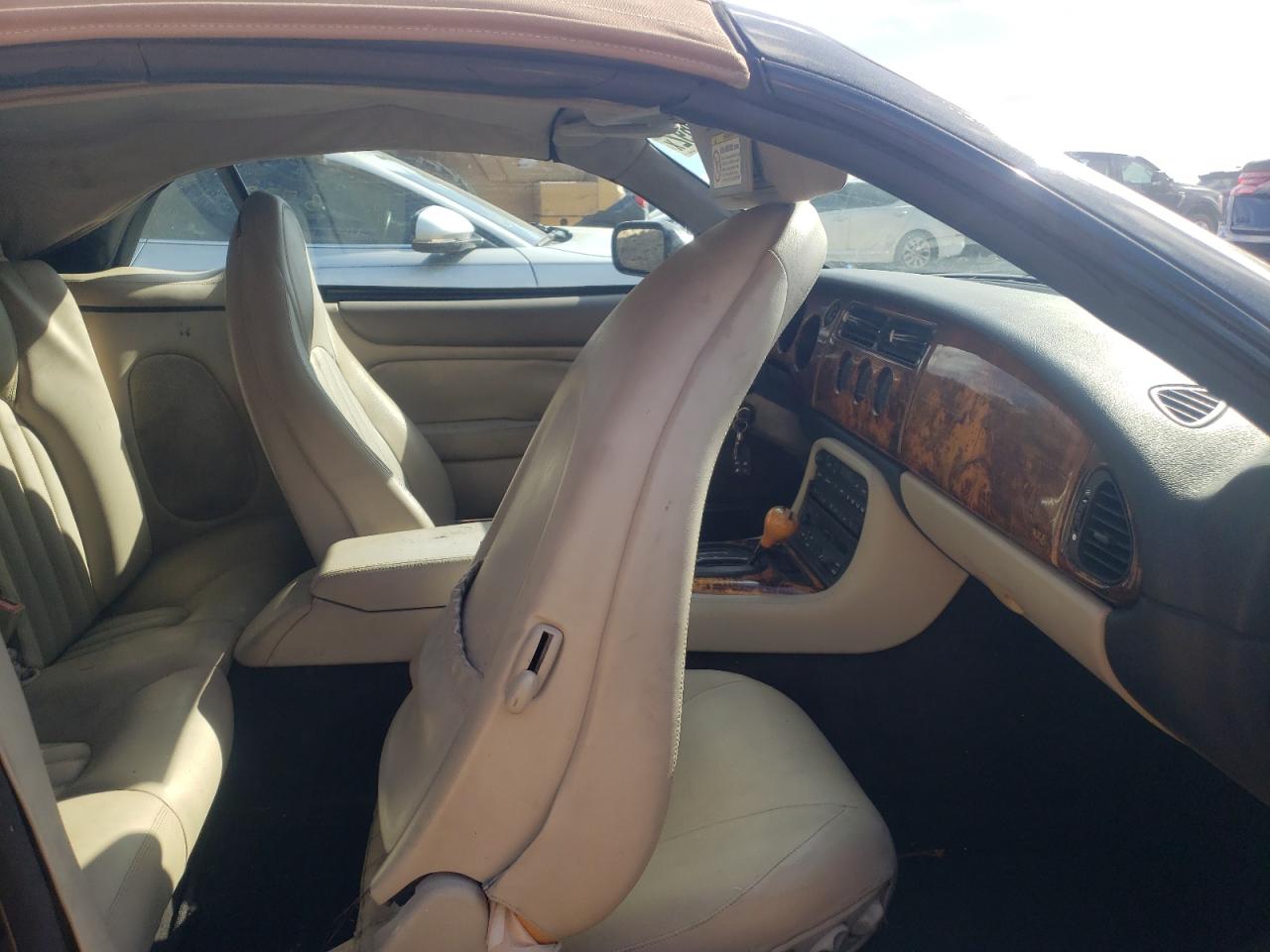 Photo 5 from auction – 1997 JAGUAR XK8 with VIN SAJGX2745VC005667