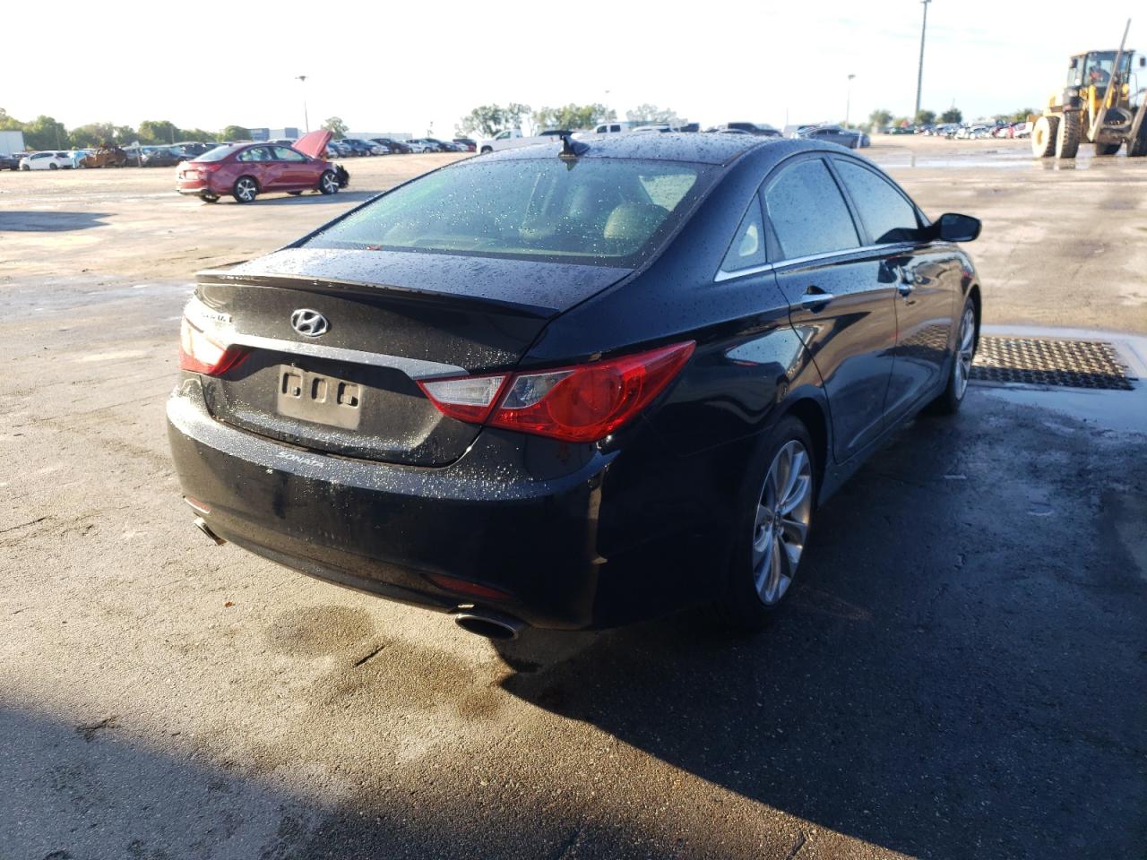 Photo 4 from auction – 2012 HYUNDAI SONATA SE with VIN 5NPEC4AC5CH431745