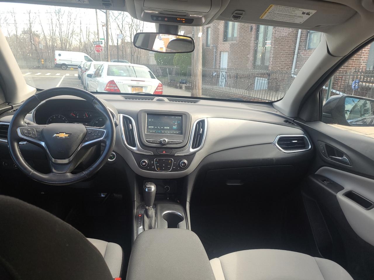 Photo 9 from auction – 2018 CHEVROLET EQUINOX LT with VIN 3GNAXSEV6JS637654