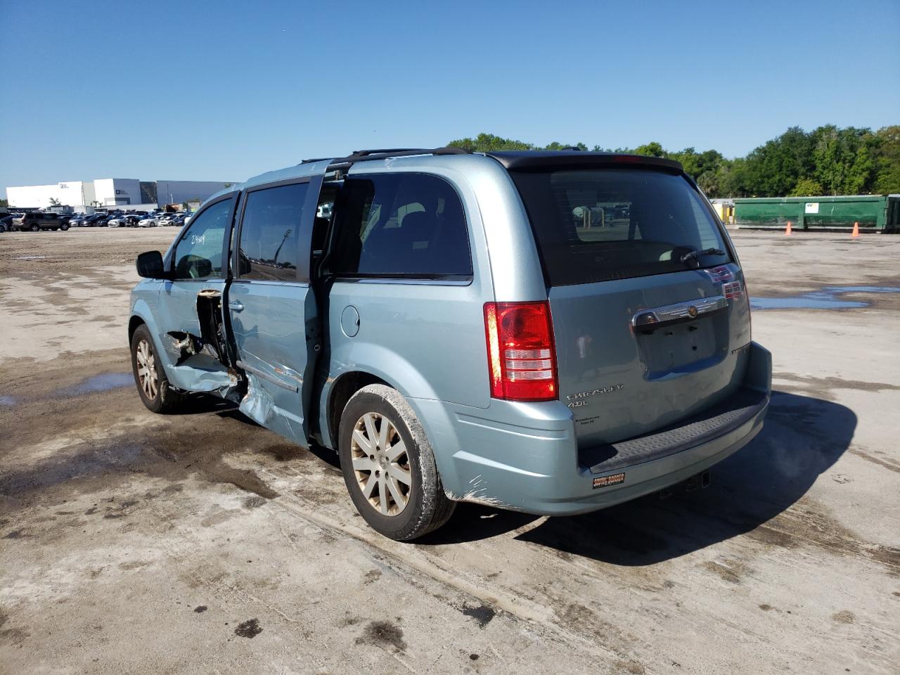 Photo 3 from auction – 2010 CHRYSLER TOWN & COU with VIN 2A4RR8DX0AR375682