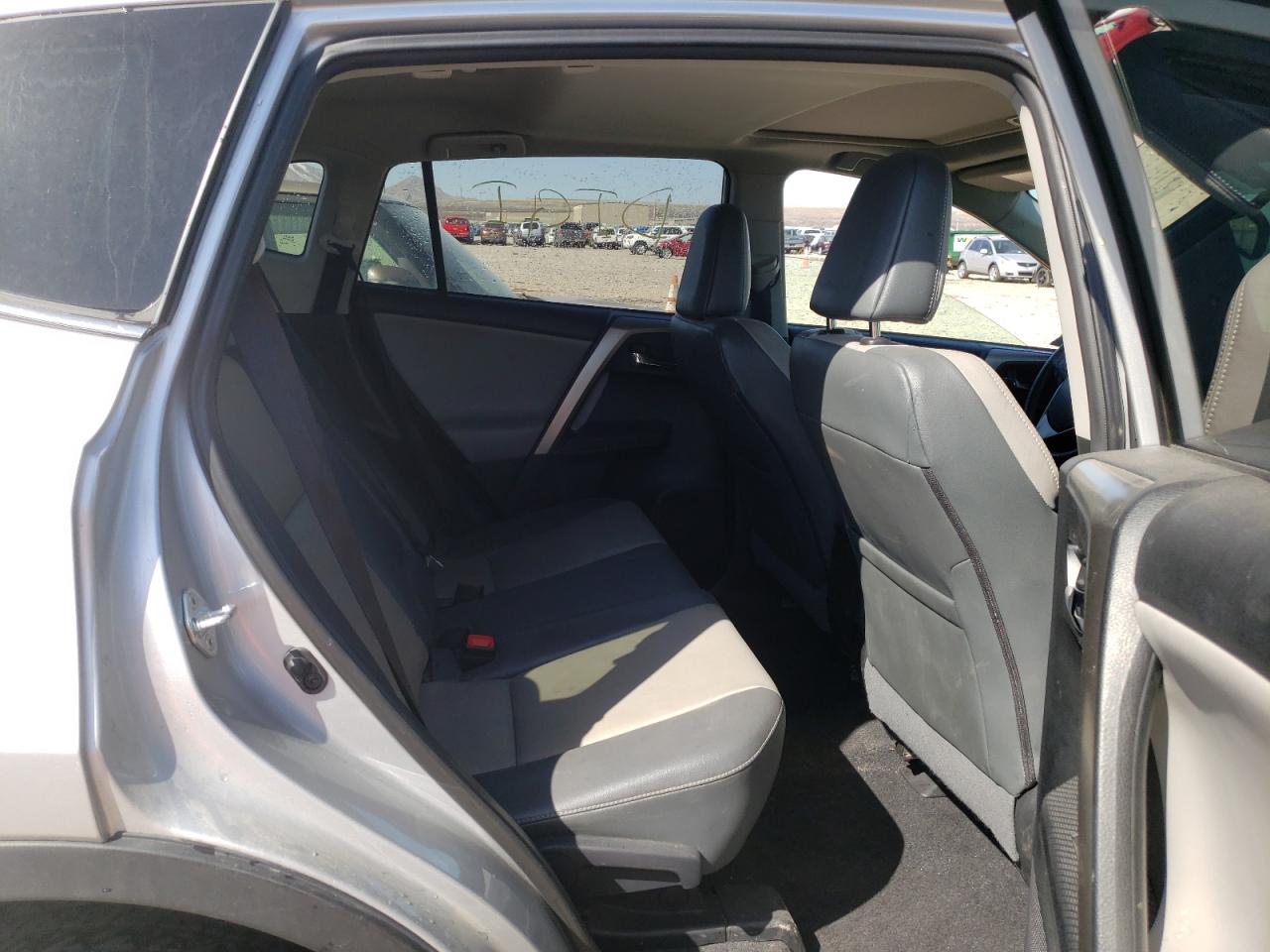Photo 6 from auction – 2015 TOYOTA RAV4 LIMIT with VIN 2T3DFREV3FW360571