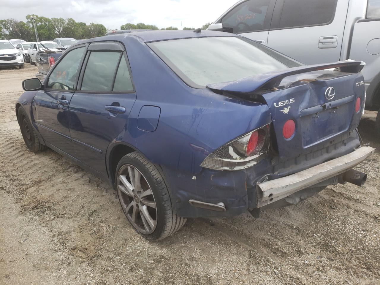 Photo 3 from auction – 2003 LEXUS IS 300 with VIN JTHBD192530065503