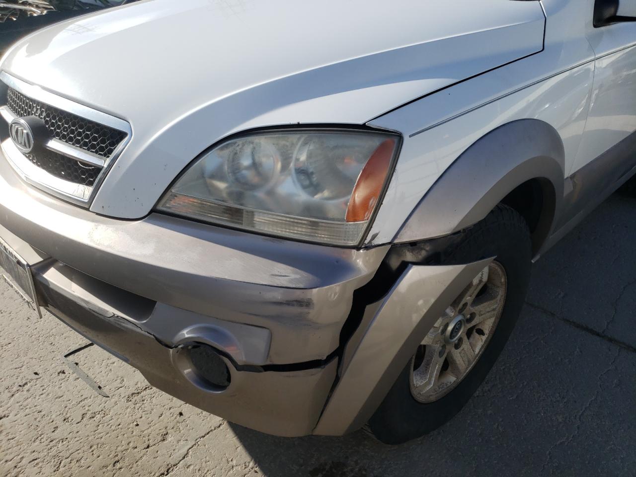 Photo 9 from auction – 2005 KIA SORENTO EX with VIN KNDJC733155387713