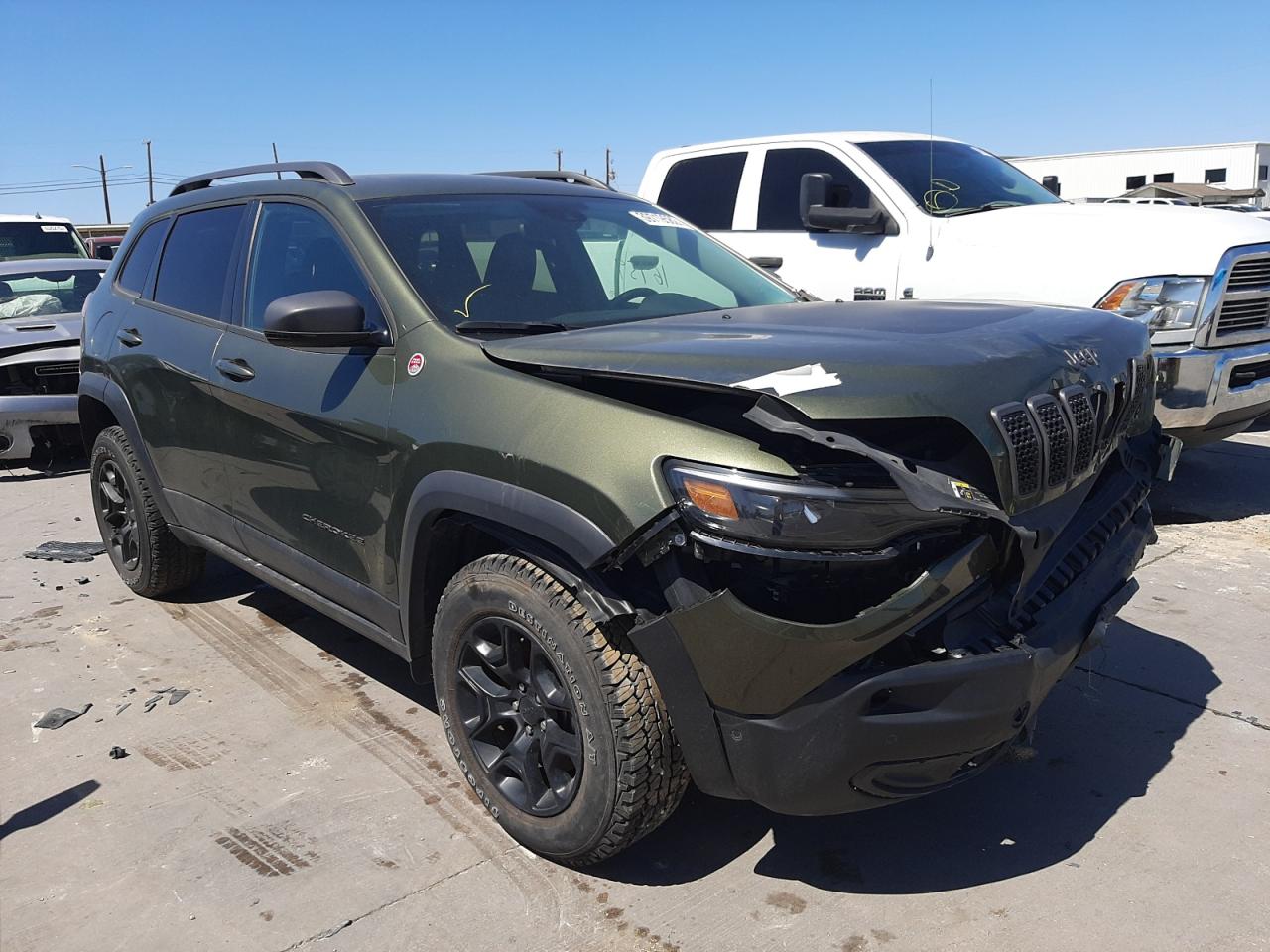 JEEP CHEROKEE T 2019 with VIN 1C4PJMBX0KD462910 - Photo from auction