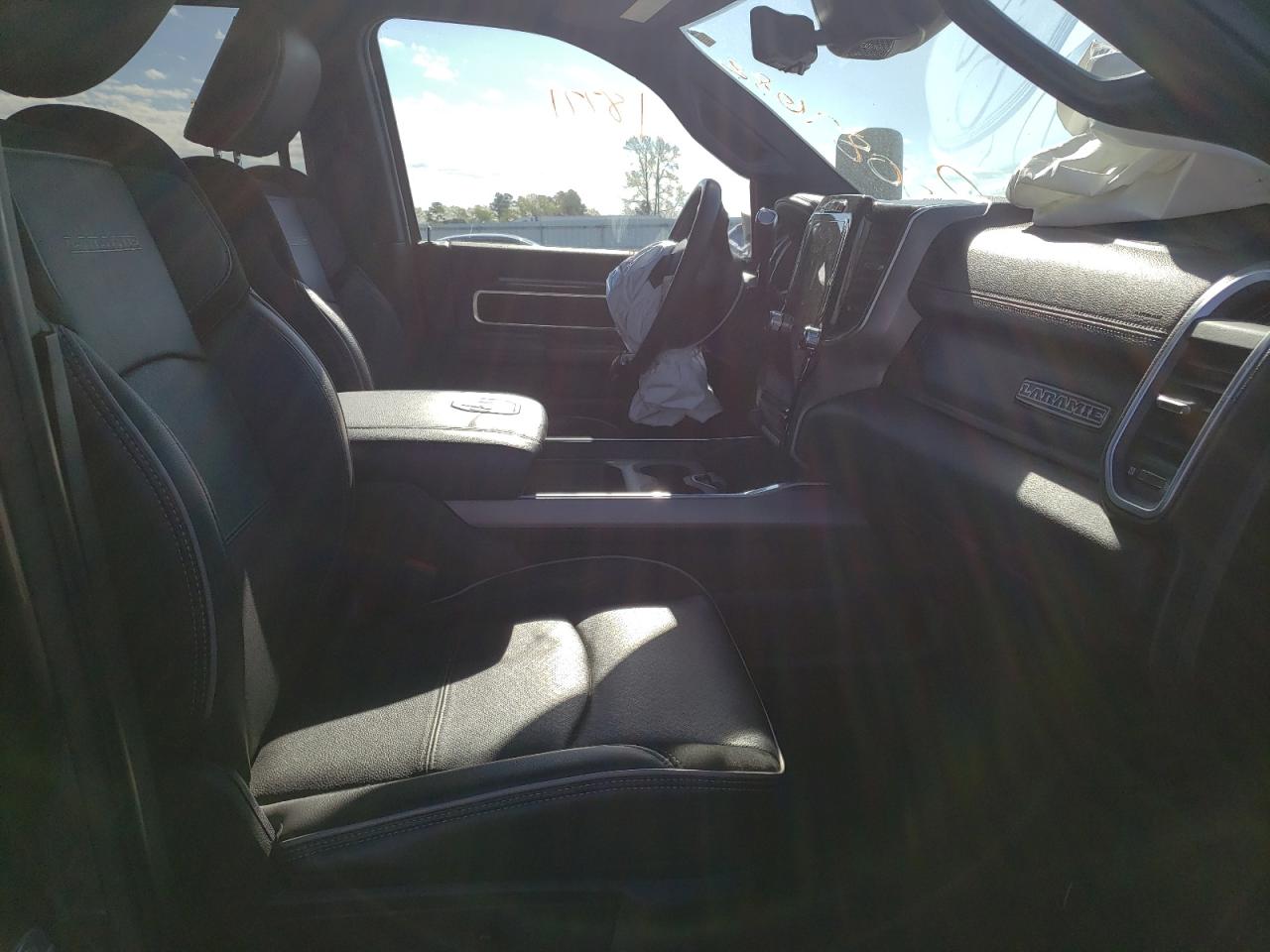 Photo 5 from auction – 2021 RAM 2500 LARAM with VIN 3C6UR5FL6MG501859