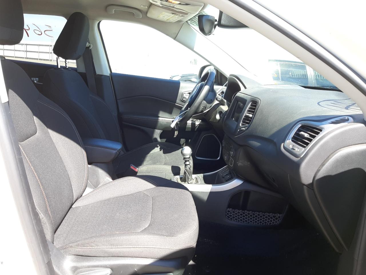 Zdjęcie 5 z aukcji – 2018 JEEP COMPASS SP z VIN 3C4NJCAB9JT148575