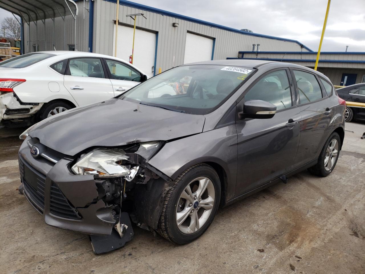 Zdjęcie 2 z aukcji – 2014 FORD FOCUS SE z VIN 1FADP3K20EL135360