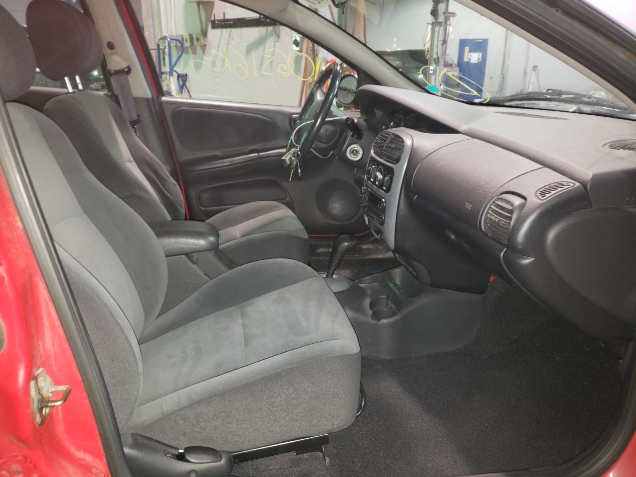 Photo 5 from auction – 2002 CHRYSLER NEON LX with VIN 1C3ES56C42D576592
