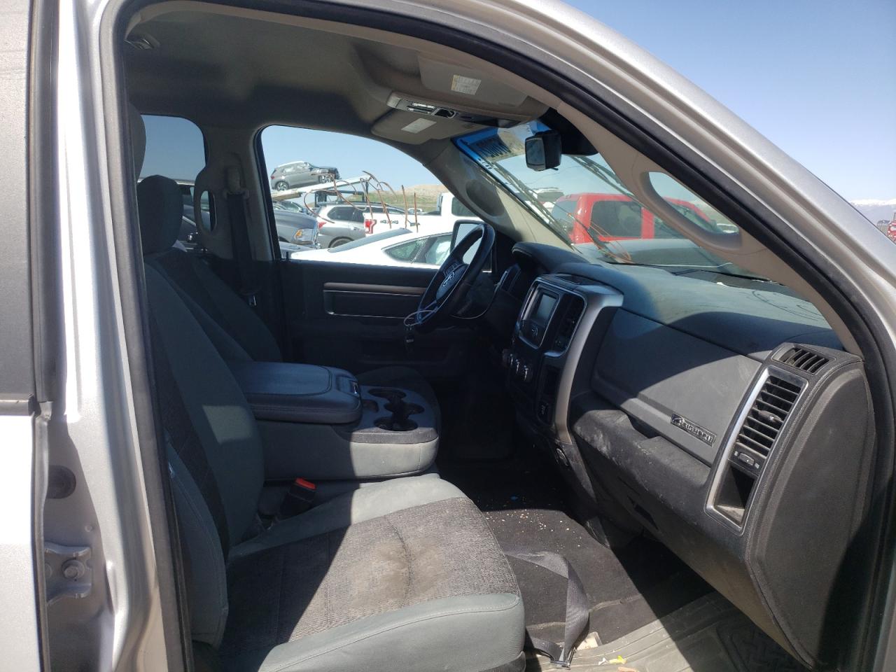 Photo 5 from auction – 2016 RAM 1500 SLT with VIN 1C6RR7GTXGS377821