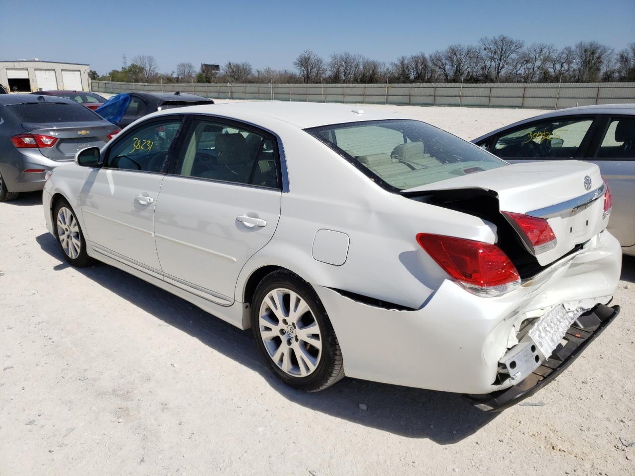 Foto 3 de la subasta – 2012 TOYOTA AVALON BAS con VIN 4T1BK3DB6CU441334