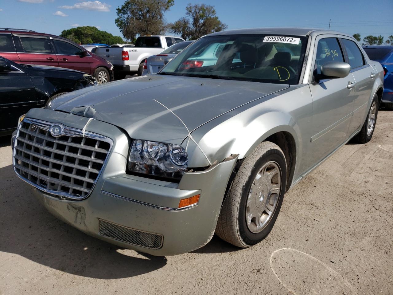 Photo 2 from auction – 2005 CHRYSLER 300 TOURIN with VIN 2C3JA53G95H152910