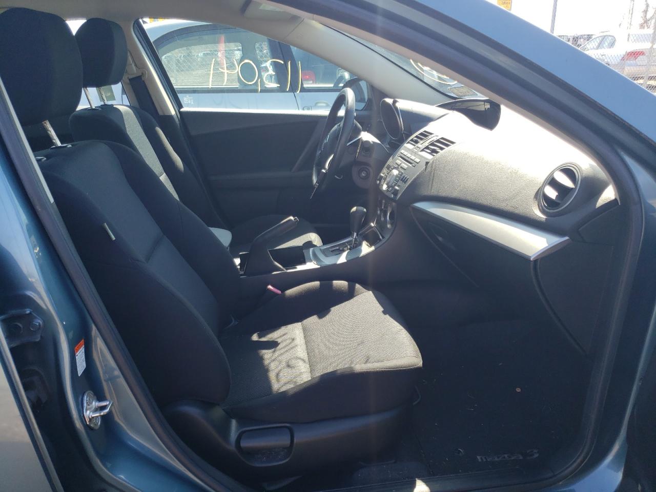 Photo 5 from auction – 2011 MAZDA 3 I with VIN JM1BL1VF4B1463968