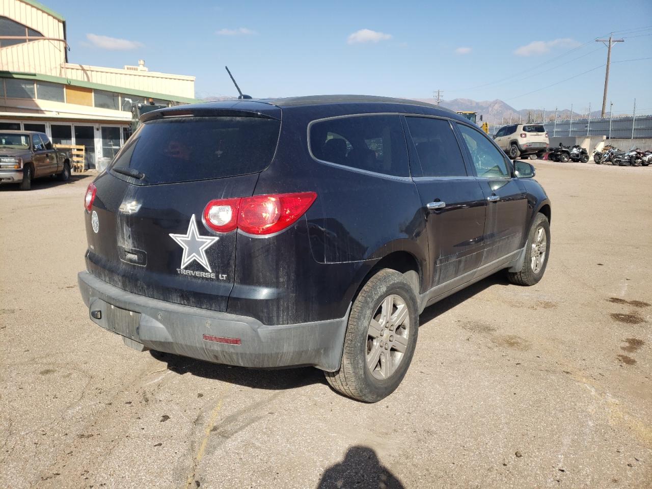 Photo 4 from auction – 2010 CHEVROLET TRAVERSE L with VIN 1GNLVFED2AJ250520