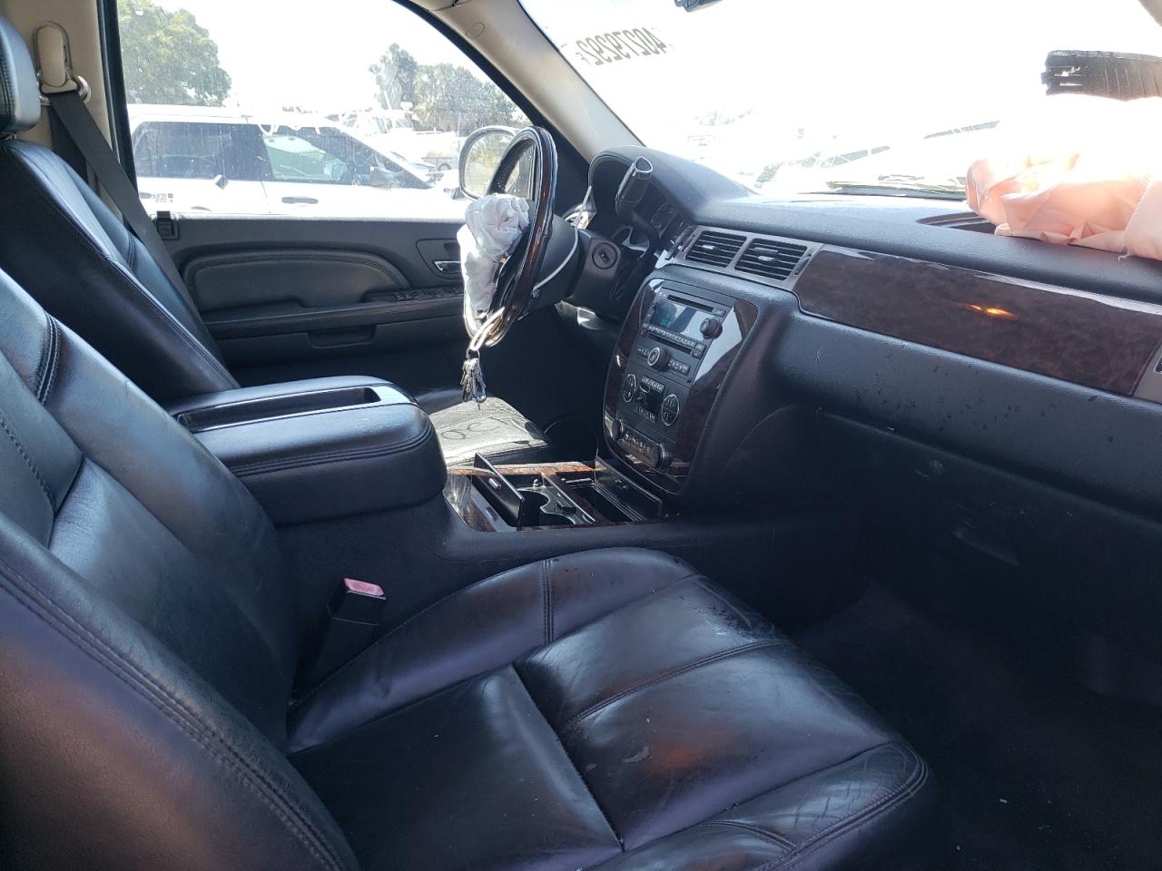 Photo 5 from auction – 2008 GMC YUKON DENA with VIN 1GKFK63828J154857