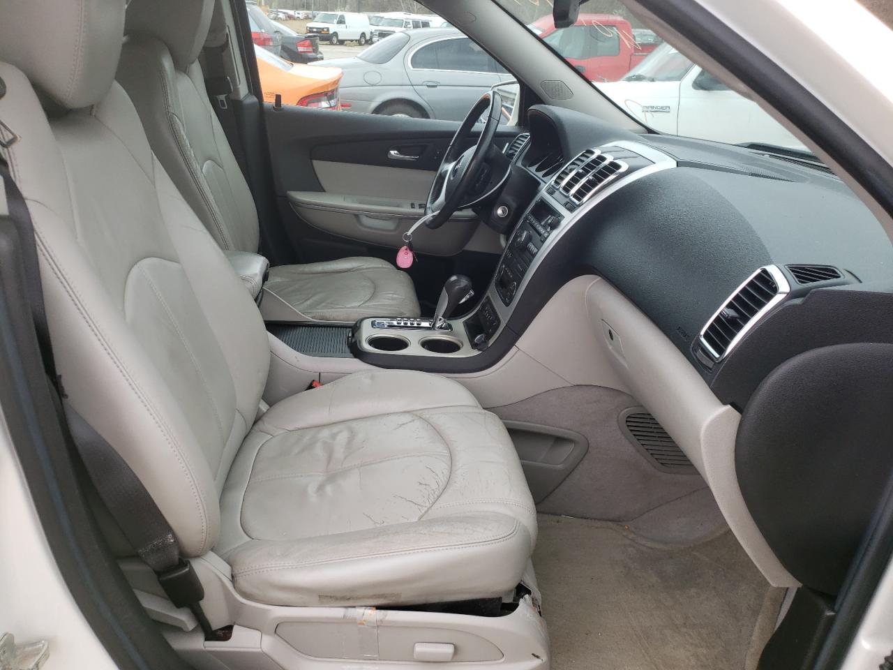 Photo 5 from auction – 2011 GMC ACADIA SLT with VIN 1GKKRRED4BJ212321