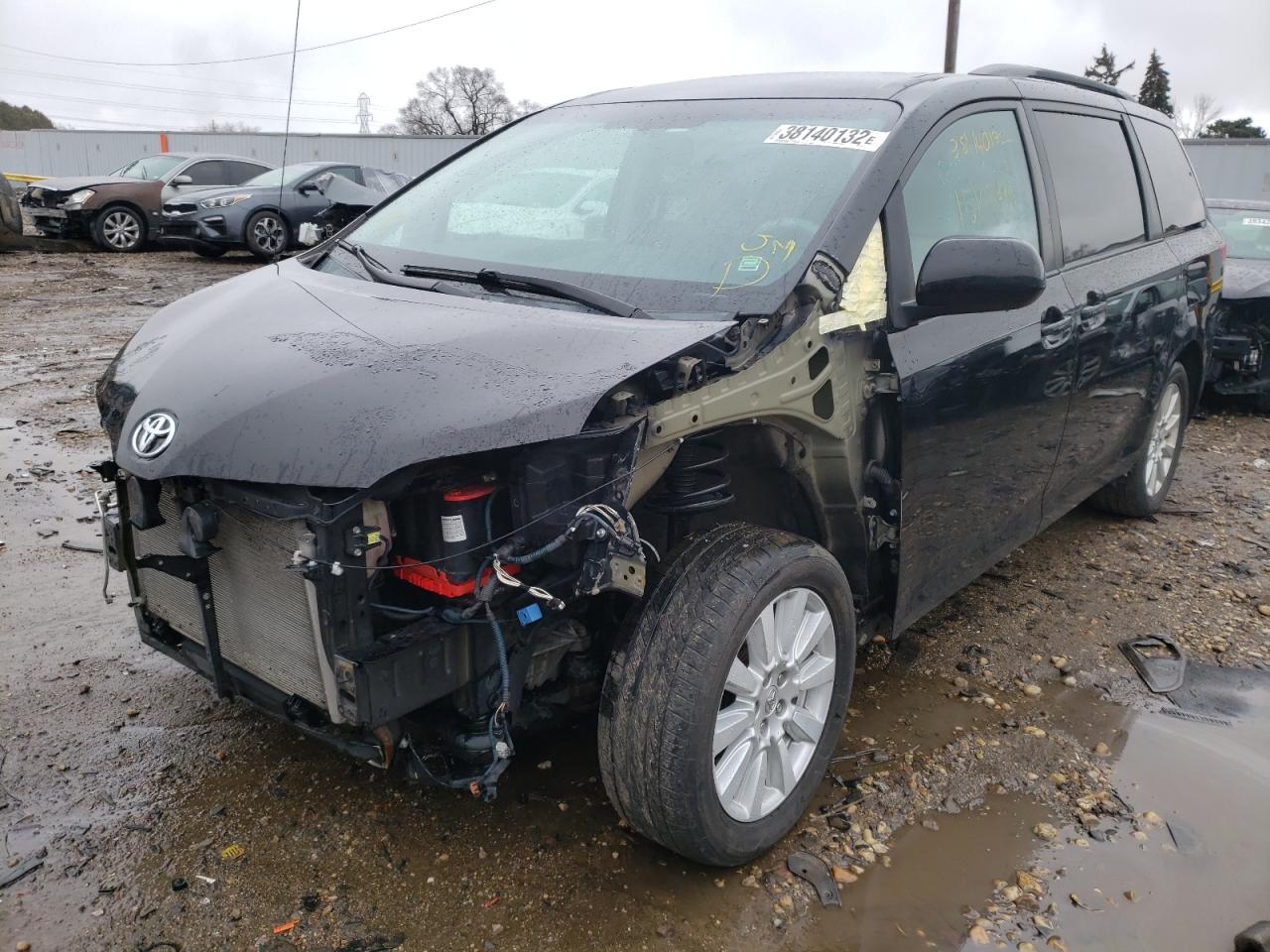 Photo 2 from auction – 2013 TOYOTA SIENNA LE with VIN 5TDJK3DC7DS065113