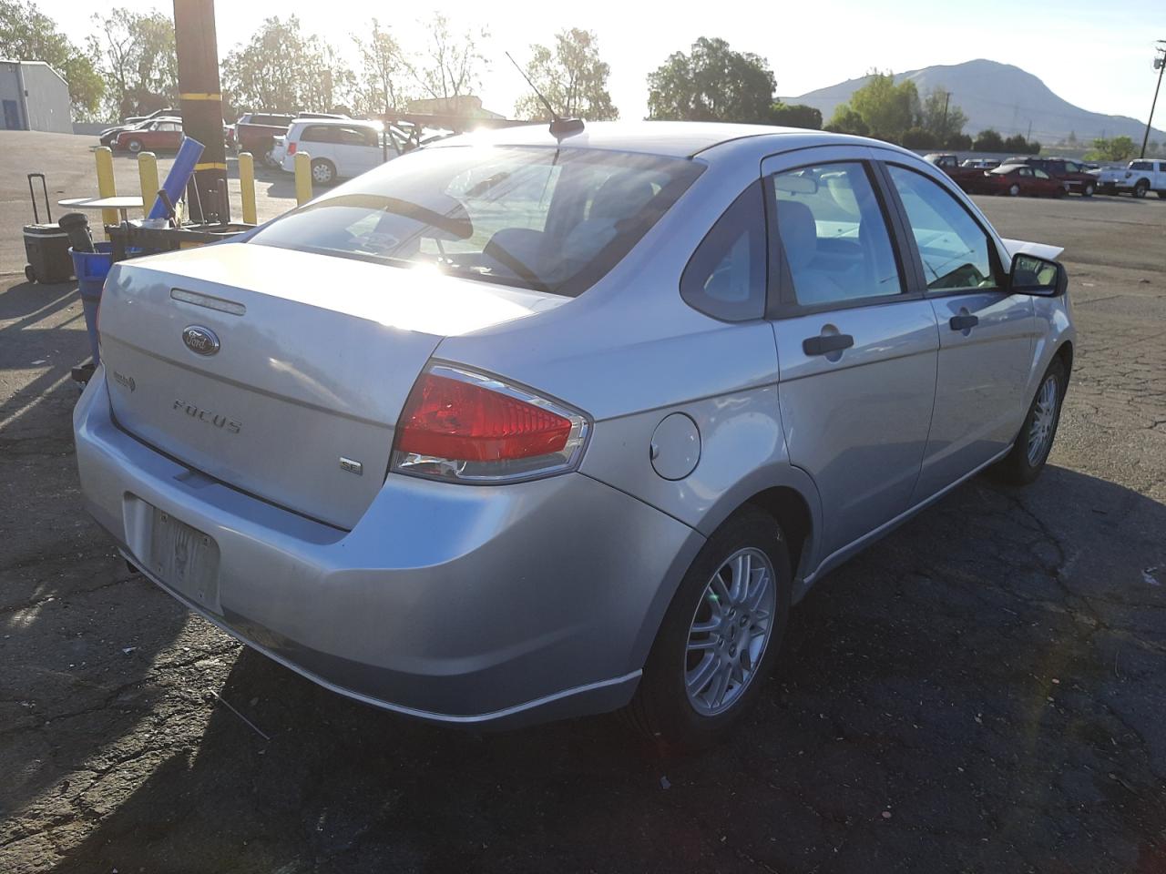 Photo 4 from auction – 2010 FORD FOCUS SE with VIN 1FAHP3FN1AW257028