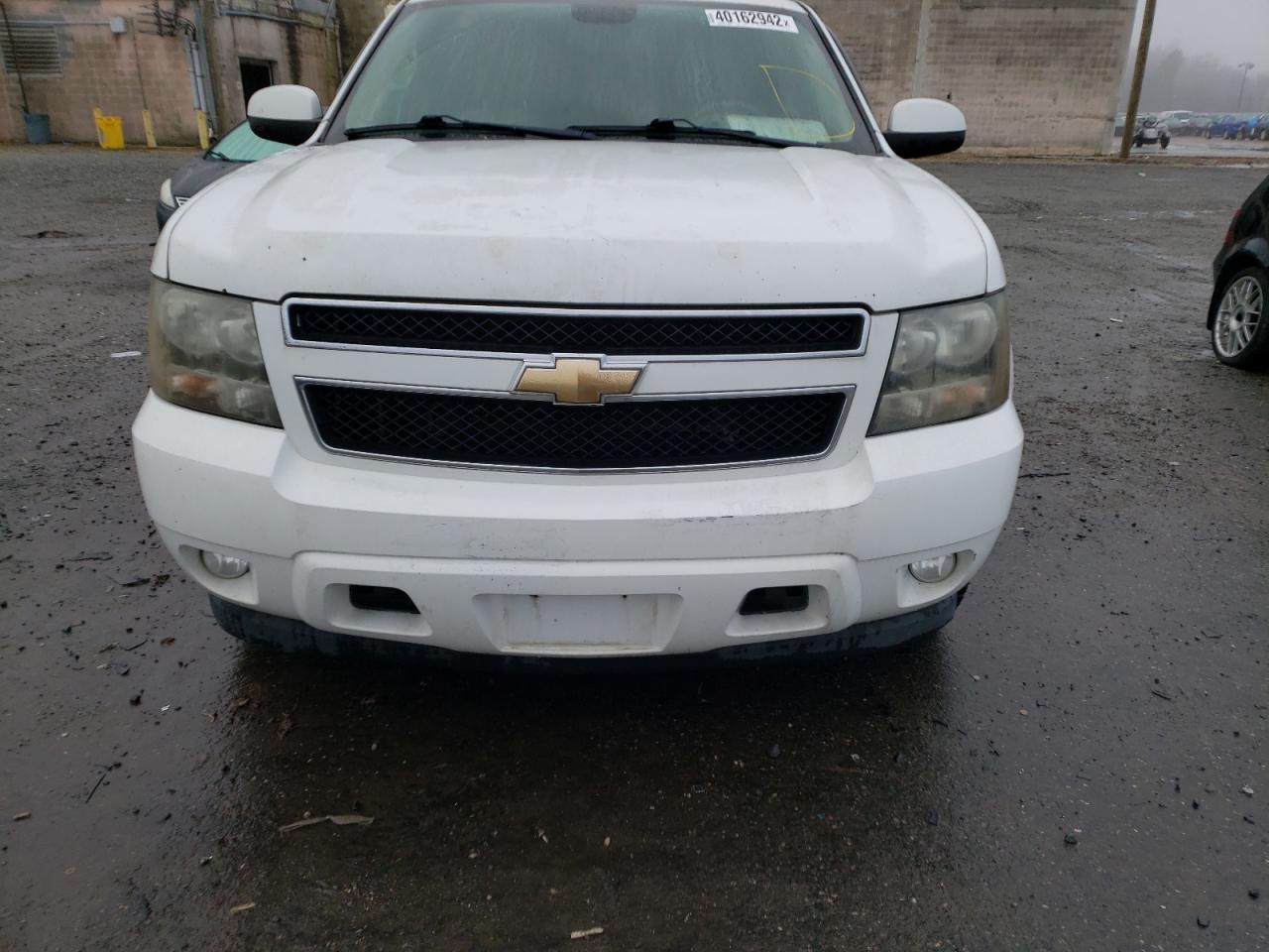 Photo 10 from auction – 2009 CHEVROLET SUBURBAN C with VIN 1GNFC26039R264687