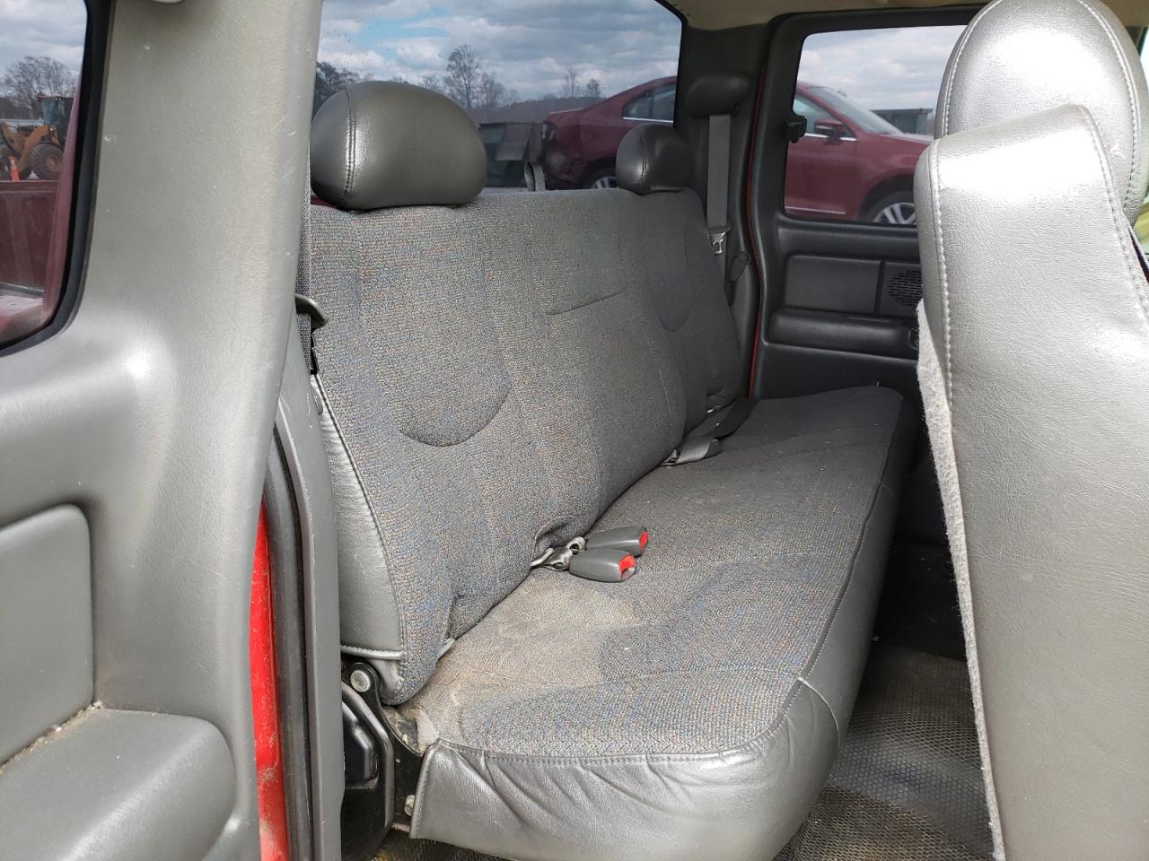 Photo 6 from auction – 2005 CHEVROLET SILVERADO with VIN 2GCEC19V251194561
