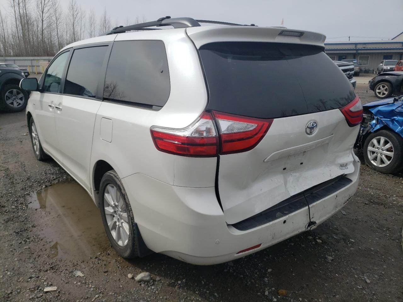 Photo 3 from auction – 2016 TOYOTA SIENNA XLE with VIN 5TDDK3DC3GS129732