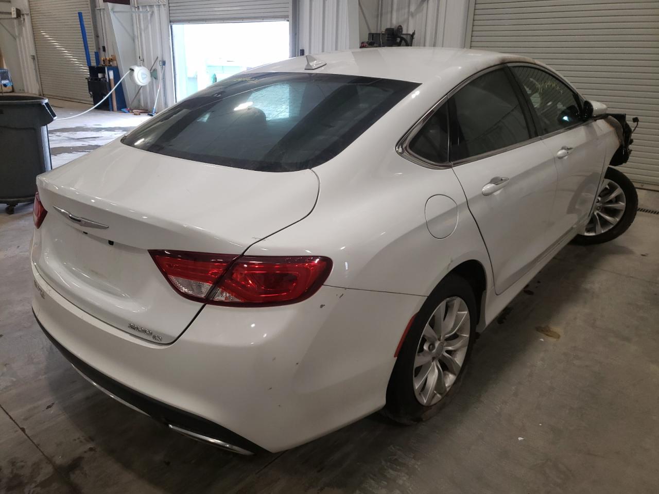 Photo 4 from auction – 2015 CHRYSLER 200 C with VIN 1C3CCCCG5FN693713
