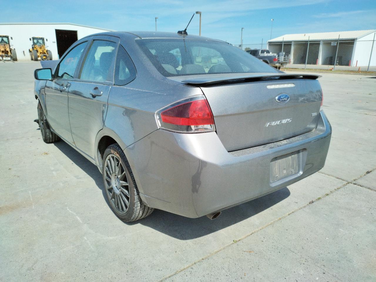 Zdjęcie 3 z aukcji – 2011 FORD FOCUS SES z VIN 1FAHP3GN0BW107878