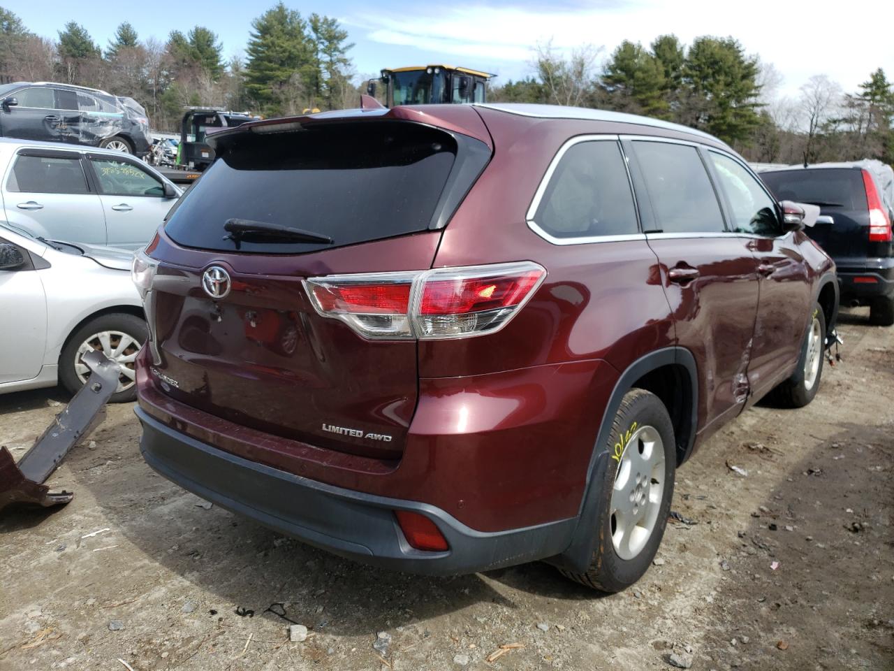 Photo 4 from auction – 2016 TOYOTA HIGHLANDER with VIN 5TDDKRFH8GS262062