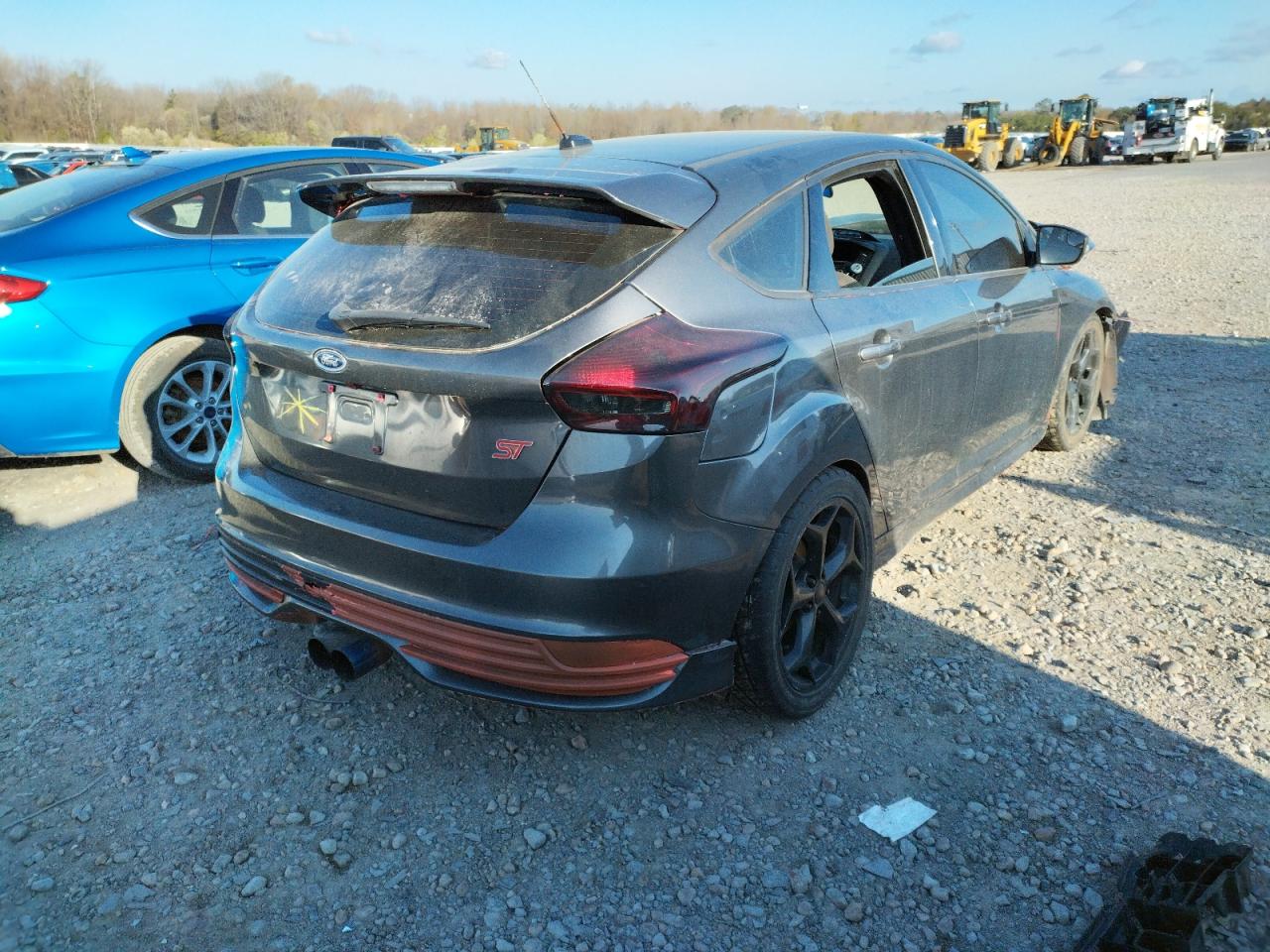 Photo 4 from auction – 2016 FORD FOCUS ST with VIN 1FADP3L94GL381844