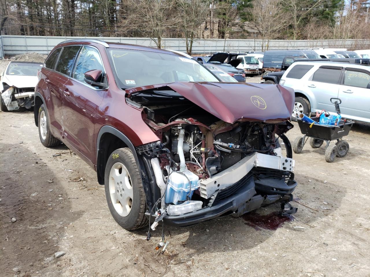TOYOTA HIGHLANDER 2016 с VIN 5TDDKRFH8GS262062 - Фото с аукциона