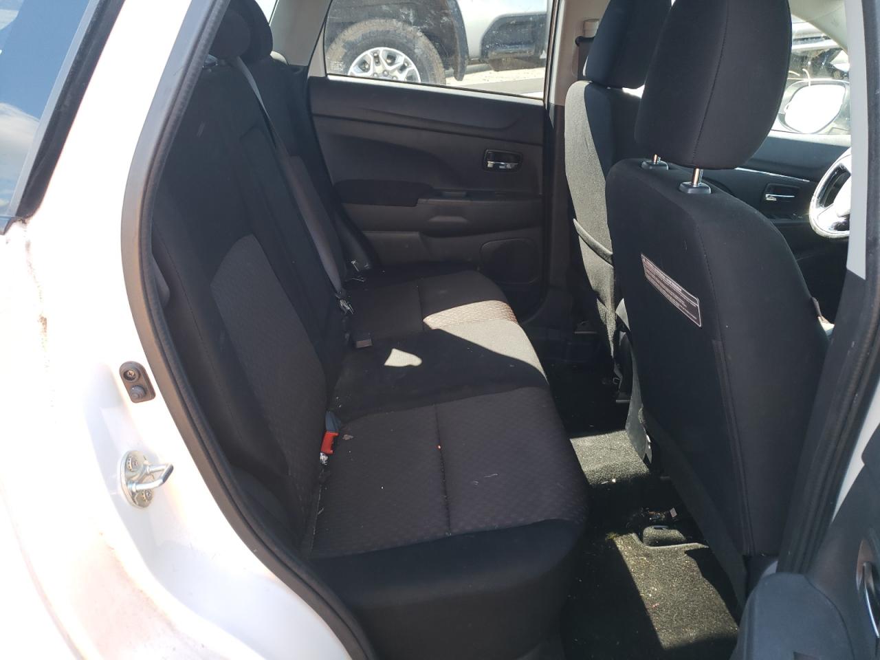 Photo 6 from auction – 2017 MITSUBISHI OUTLANDER with VIN JA4AP3AU6HZ006244